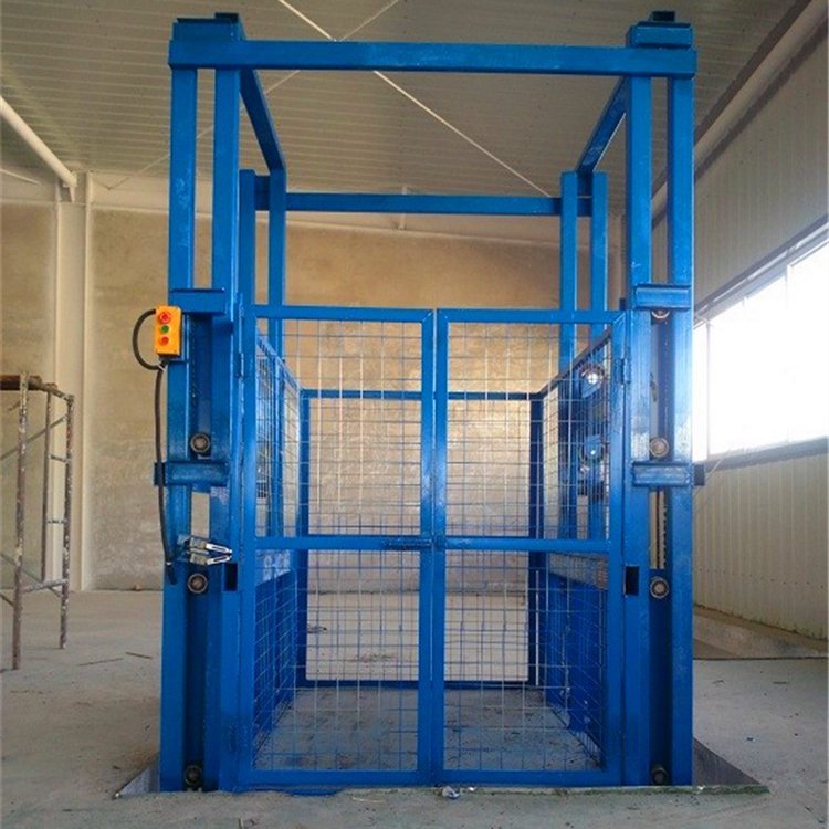 升降貨梯